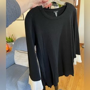 Soft black lightweight sweater w/ruffle